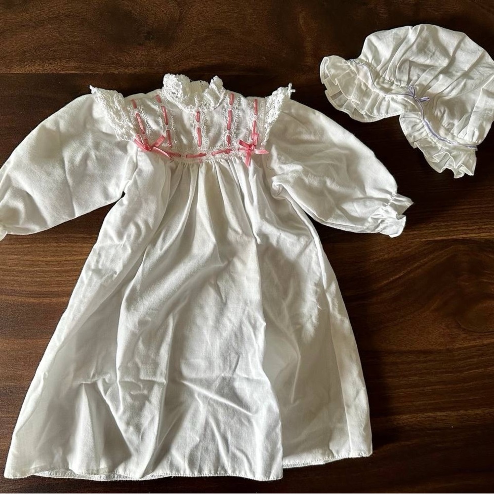 American Girl Pleasant Company Felicity Nightgown with Bonnet
